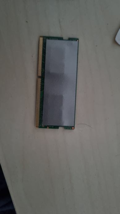 1x 8gb DDR4 RAM za prenosnik