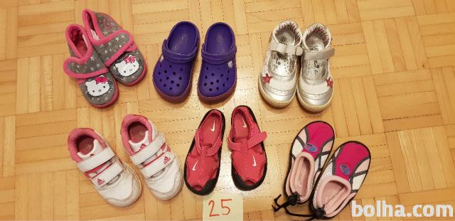 CROCS, superge, čevlji za v vodo, sandali- št. 25 za DEKLICA