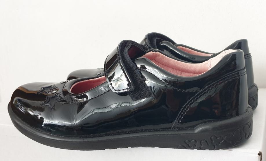 Dekliški čevlji sandali črni lakasti usnjeni številka 31 (ne 30 30,5)