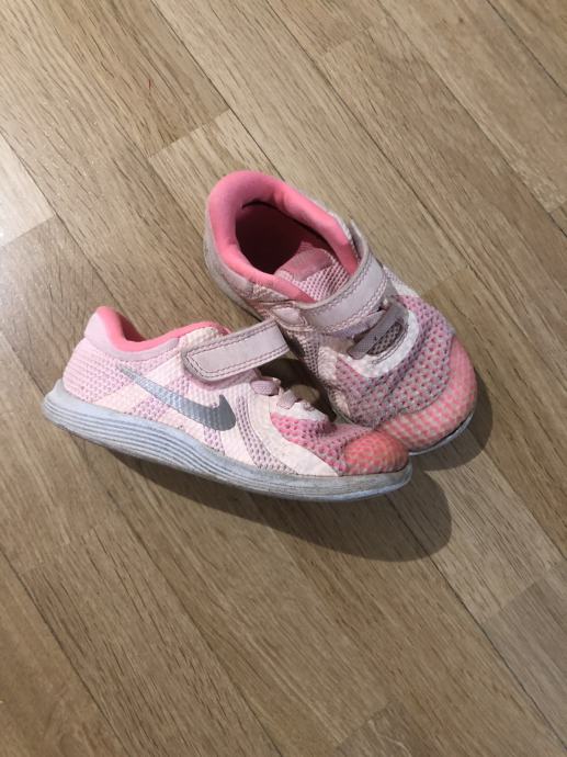 Nike teniske roza 25 (nd 14cm)