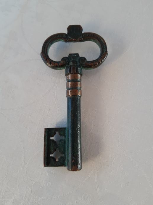 Starinski okrasni ključ - tudi odpirač za buteljke