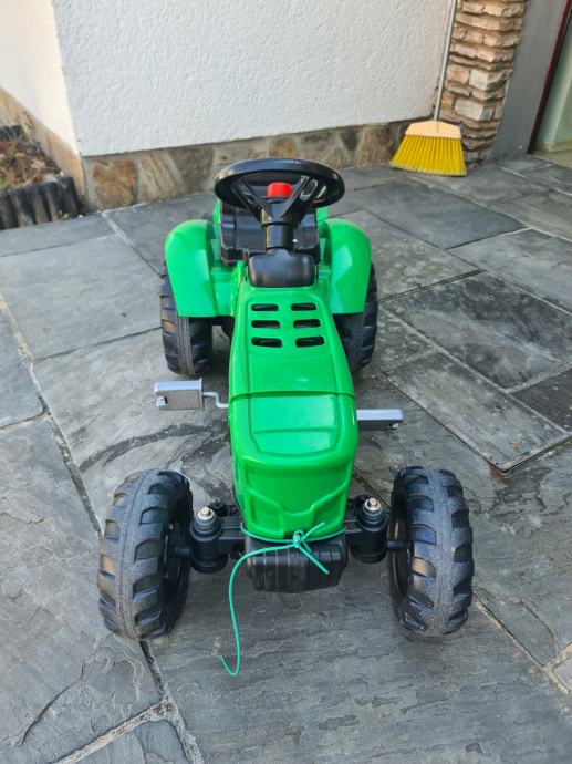 TRAKTOR ZA OTROKA 34LET