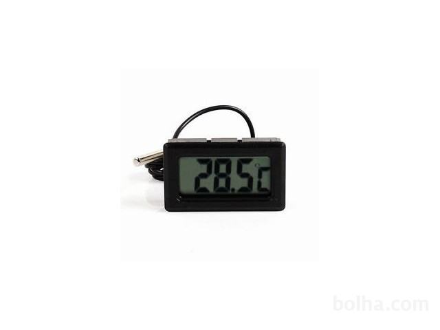 Digitalni termometer z LCD zaslonom