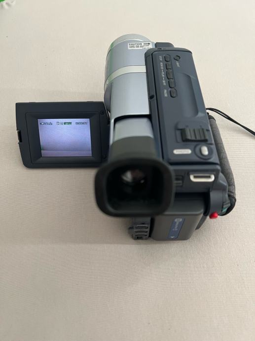 SONY HANDYCAM DCRTRV140E PAL HI8 DIGITAL CAMCORDER