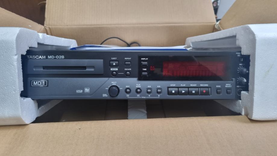 snemalnik TASCAM mini disk MD-CD MK  			