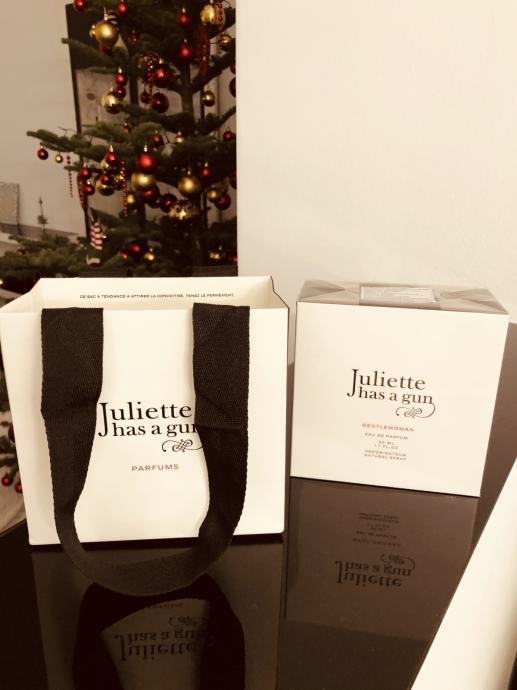 Ženski parfum Juliette has a gun Gentlewoman by Romano Ricci
