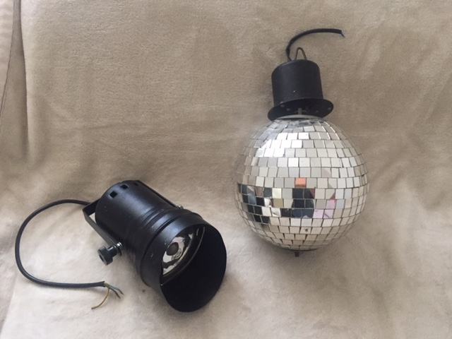 disco krogla + reflektor - menjam