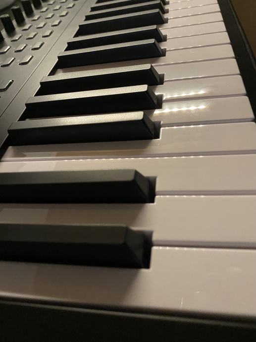 ALESIS VI49 USB MIDI Keyboard 16 Pads