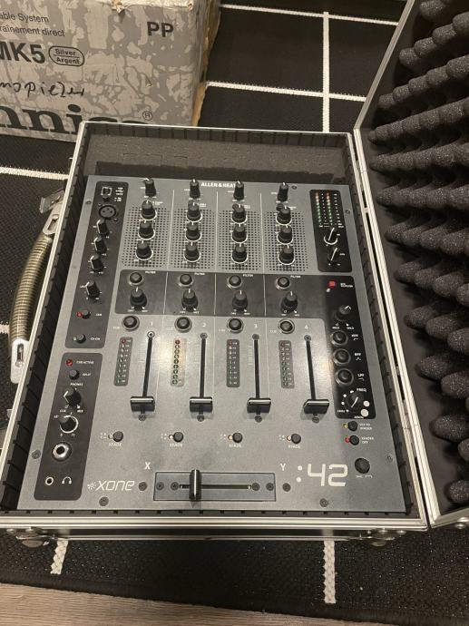 Allen heath xone 42