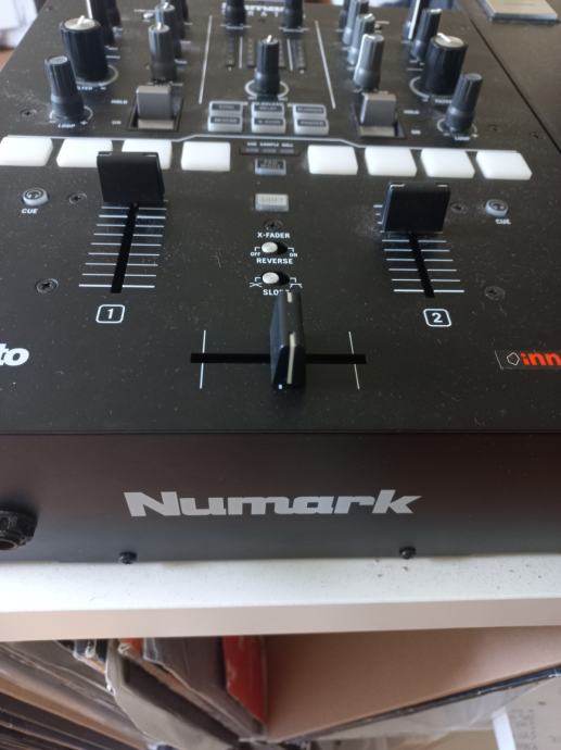 DJ mixer Numark Scratch
