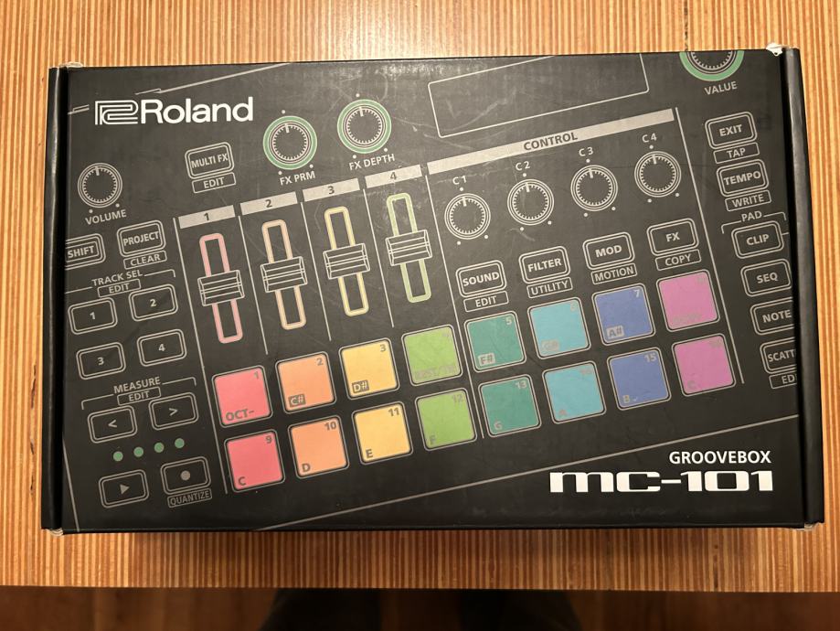 Groove Box Roland ROLAND MC-101 4x Sintisajzer/Ritem machine