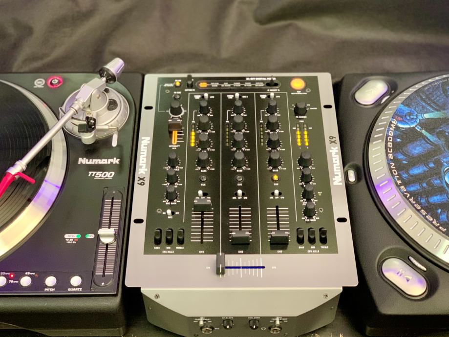 Numark TT500 & X9 Komplet D.J. Set Gramofona in Mixer
