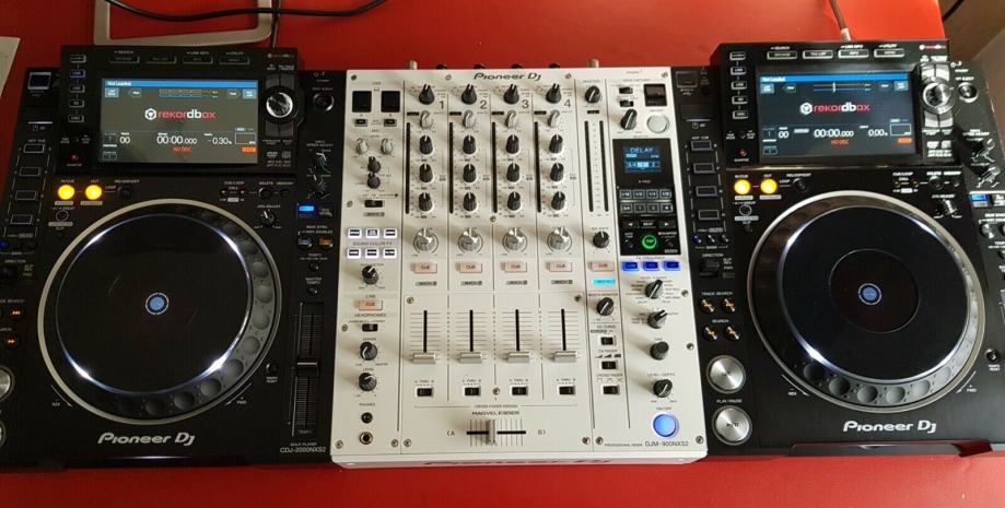 Pioneer DJ Anlage 2x CDJ 2000 NXS2, 1x DJM900 NXS2-W Limited Edition