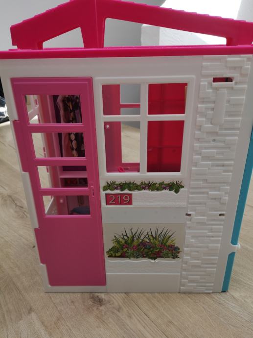 Barbie prenosna hiša