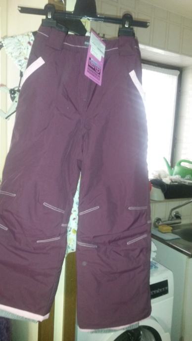 Nove smučarske hlače plus minus 140