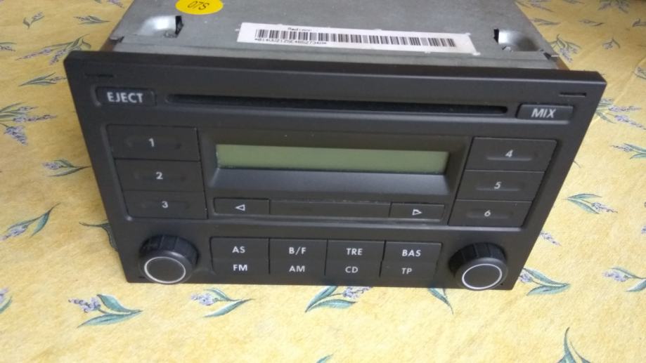 Avto radio CD  18x11x18 cm