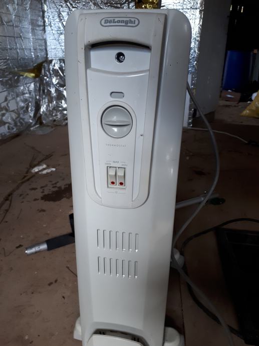 Električni radiator z termostatom