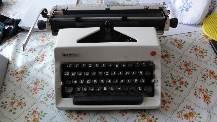 fax in pisalni stroj olympia podarim.