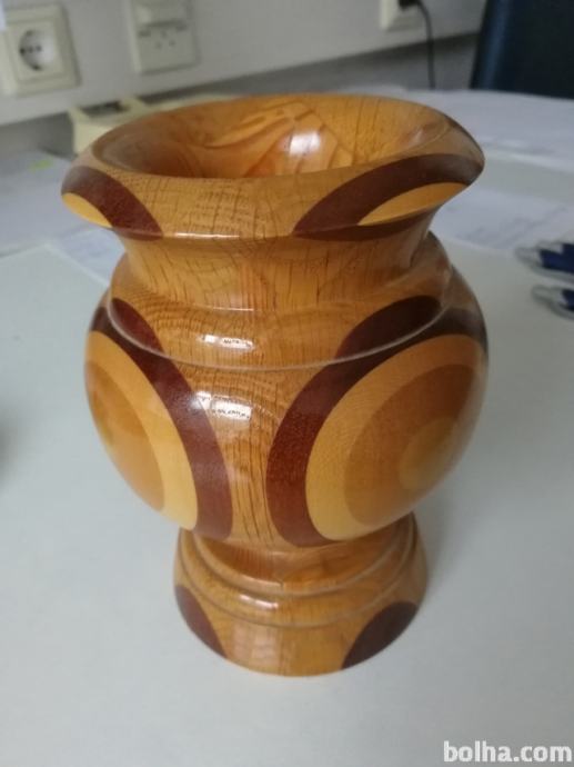 Prodam leseno okrasno vazo