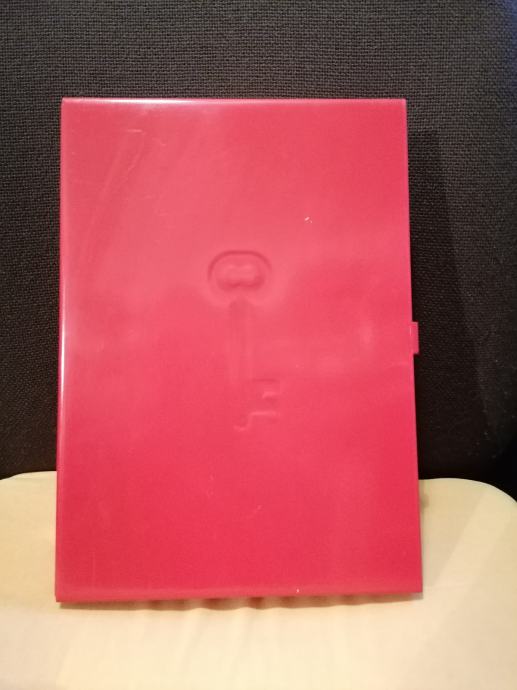 Škatla za ključe rdeča