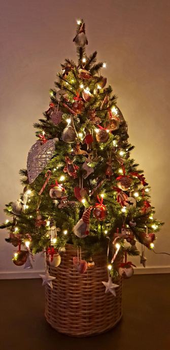 Umetno božično drevo Bristlecone LED 155 cm