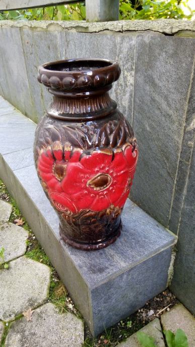 Vaza višine 38 cm lepo ohranjena