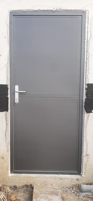 Vrata za klet po meri