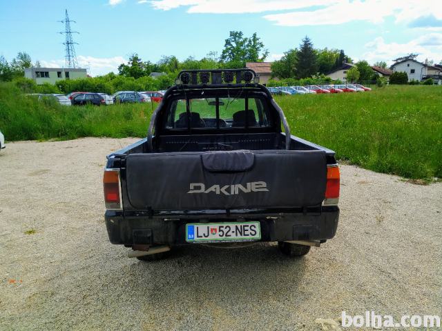 Мазда б 2500