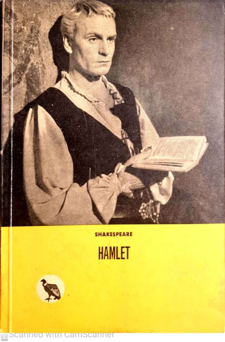 HAMLET - William Shakespeare