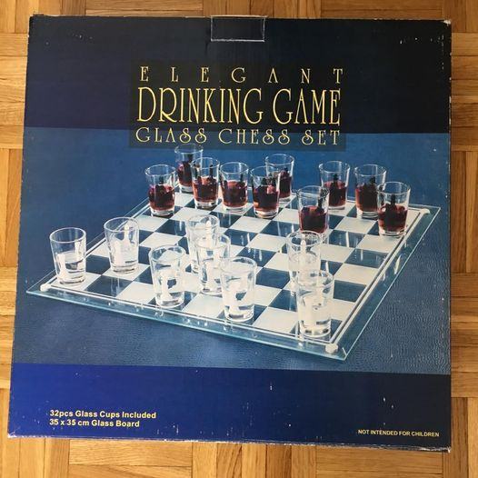 Šah s steklenimi kozarci - pivski šah