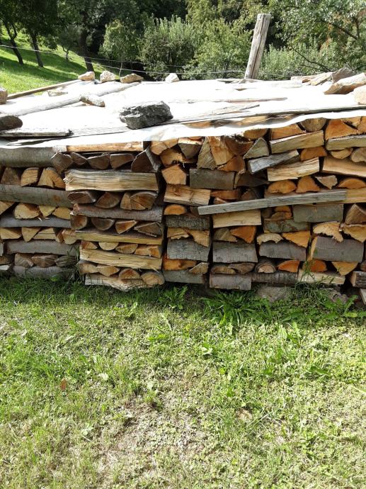 bukova drva 4m(1KLAFTRA) in bukova drva  z gabrom in hruško 5m