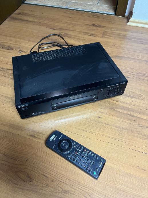 SONY video VHS recorder SLVE570