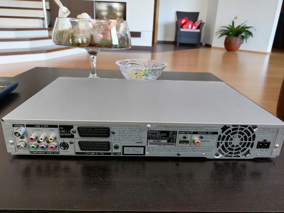 DVD/HDD snemalnik/recorder Sony RDRHX750 HDMI izhod