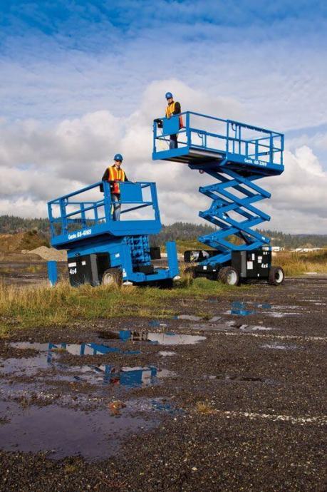 GENIE GS4069 RT-5t NOVA SAMOHODNA DIZEL ALI ELEKTRO DVIŽNA PLOŠČAD-14m