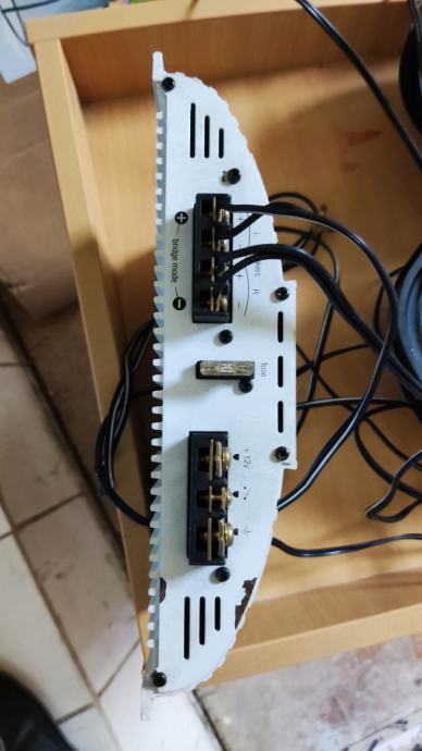 Ojačevalec za avto Blaupunkt GTA 2100