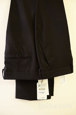 Zara nove elegantne črne hlače na rob št. 46 (1564/341/800)