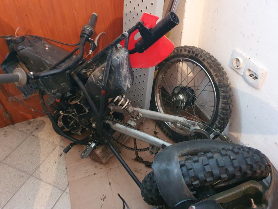 Lem Motor cross junior 50 cm3, 2000 l.