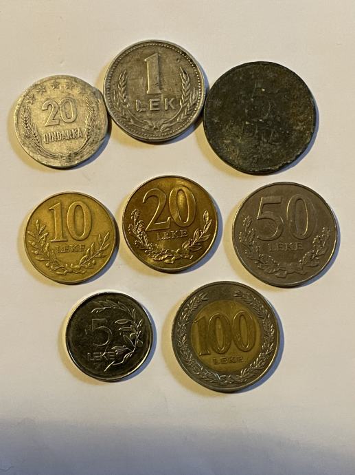 Albanija lot kovancev