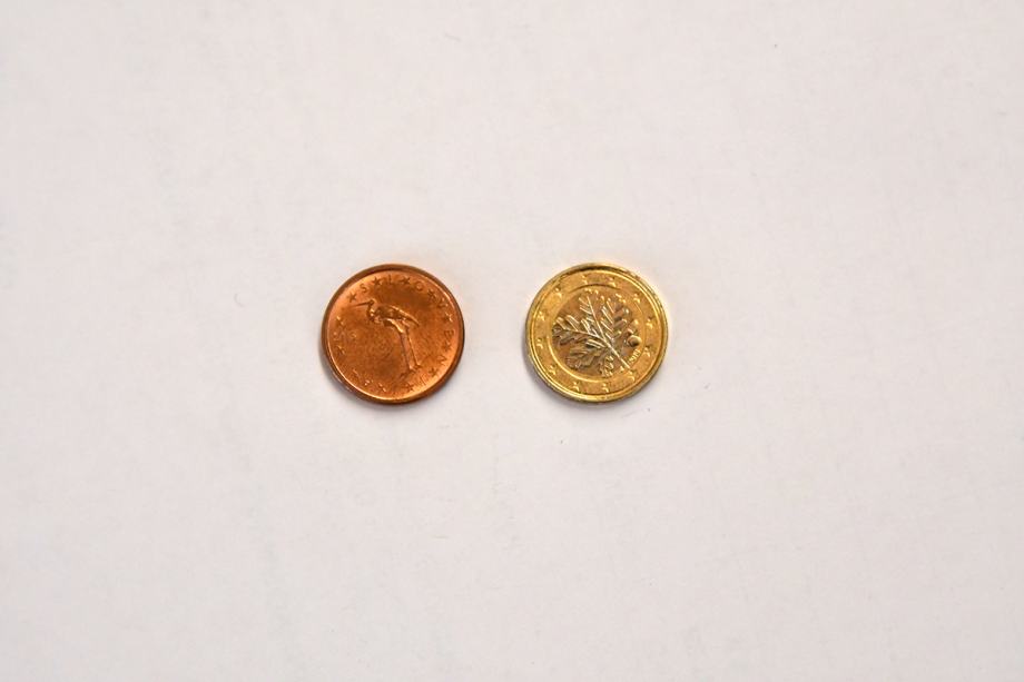 kovanec za 1 cent rumene barve