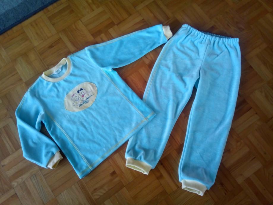 Otroška pižama št. 110 /116 - novo