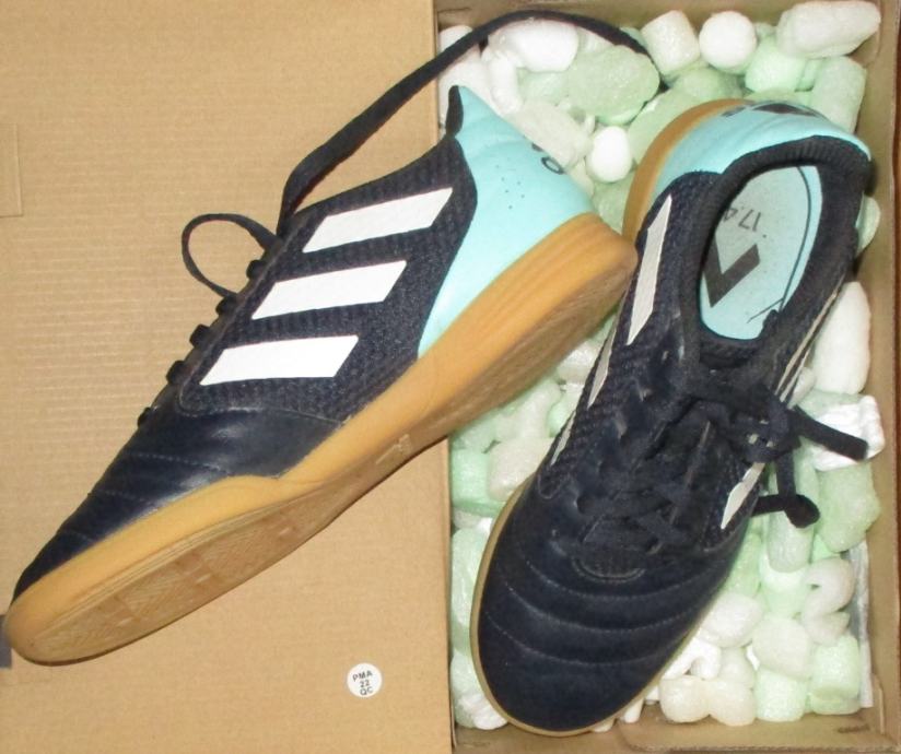Adidas obutev za nogomet za dvorano, kot novi št. 35