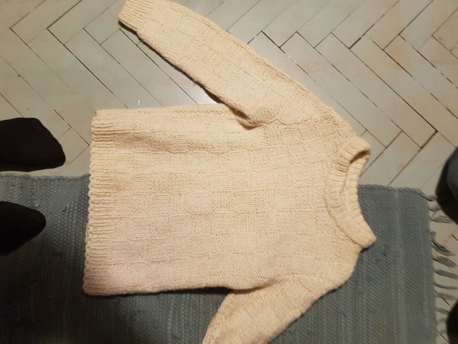 Volnen fantovski pulover ročno delo čista ovčja volna 6-7 let