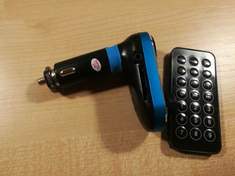 FM Oddajnik FM Transmitter Bluetooth za avto