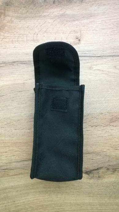 Manjša torbica (tudi za na pas), telefon, fotoaparat (15 x 8 x 5)