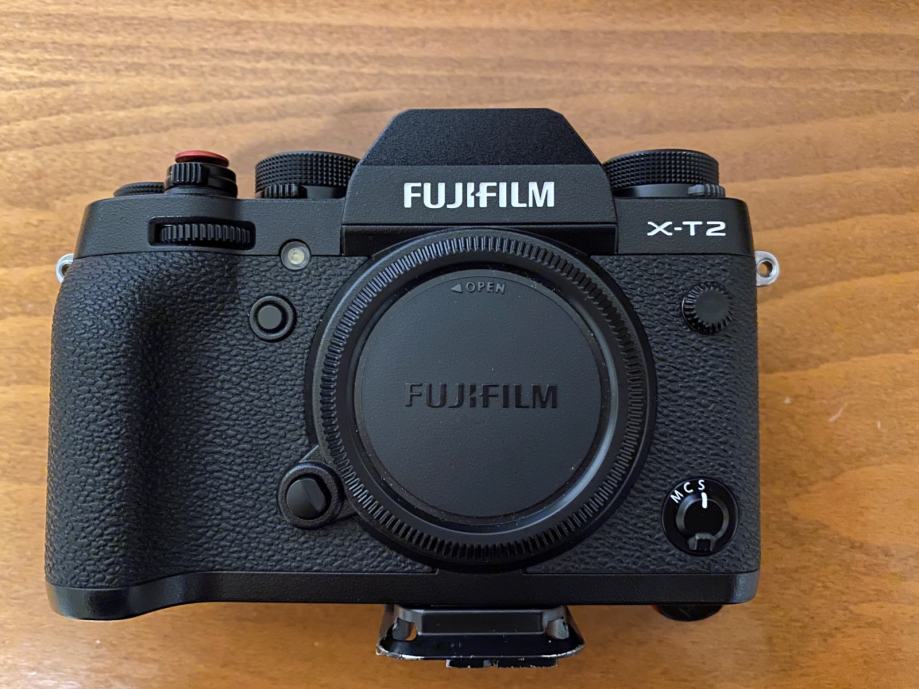Fujifilm X-T2 + originalen grip