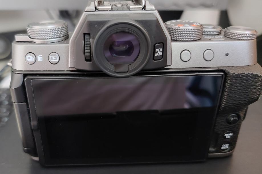 MegaGear Custodia in Ecopelle compatibilie con Fujifilm X-T30, X-T20, X-T10 (16-50mm / 18-55mm Lenses) - Marrone Scuro