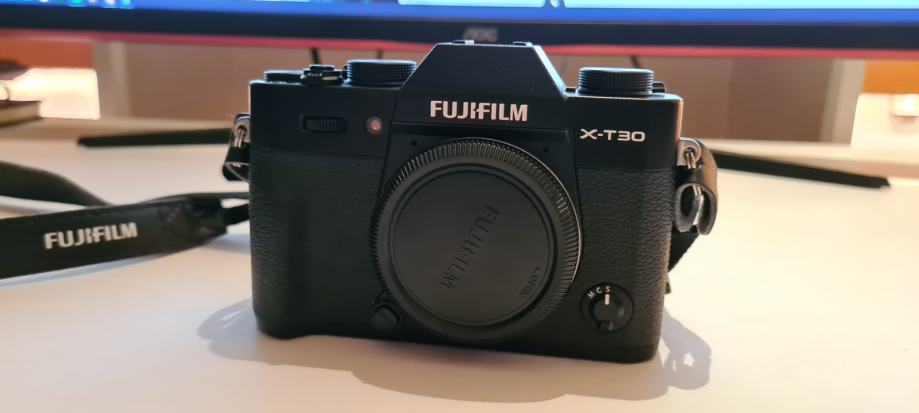 Fujifilm X-T30 + Embalaža + Račun
