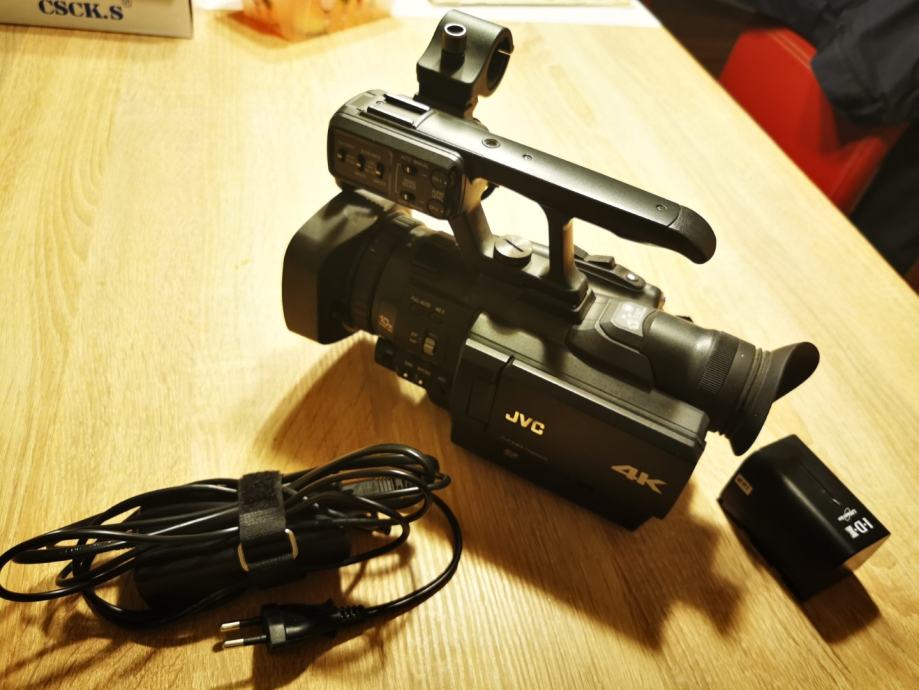 4K kamera JVC + dodatna oprema