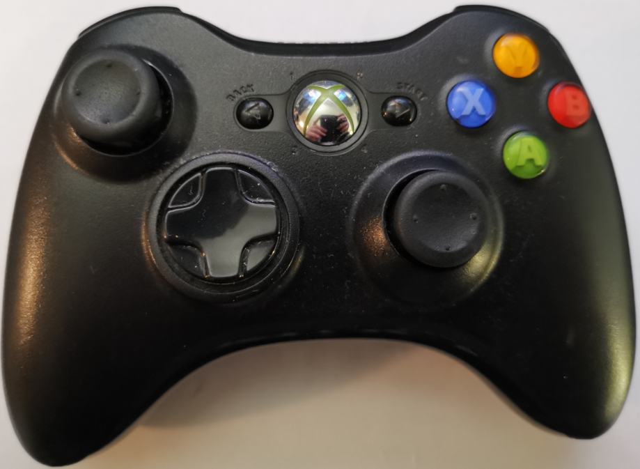 Xbox 360 kontroler.