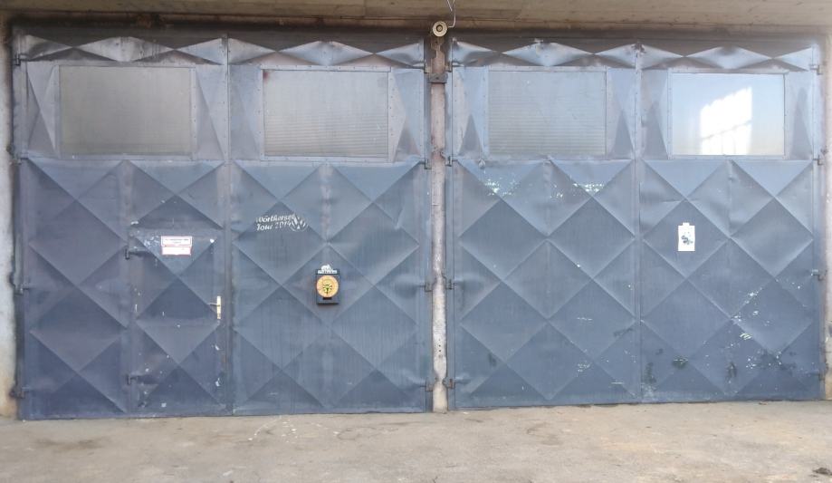 Dvokrilna kovinska garažna vrata 4x3,8
